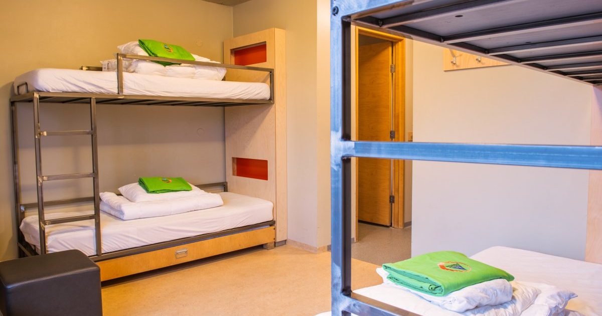 Basic - Dalur HI Hostel - 4 pax kamer