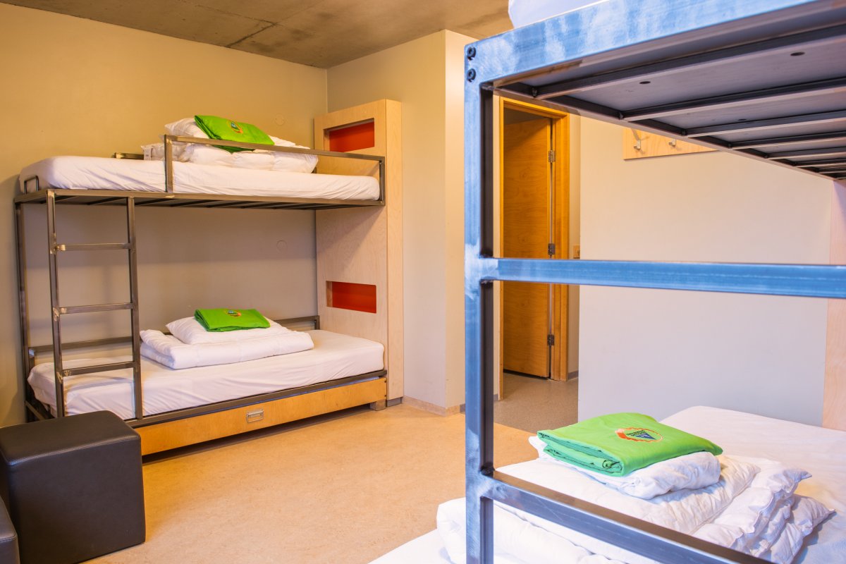 Basic - Dalur HI Hostel - 4 pax kamer