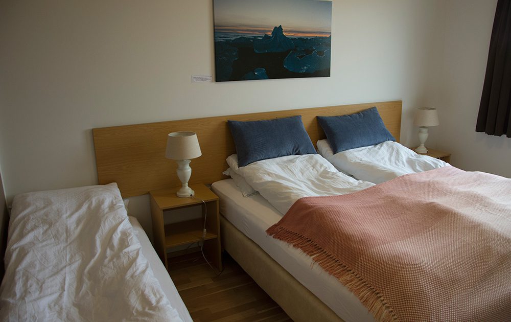 Standard - Guesthouse Lambastadir double -extra bed with bathroom