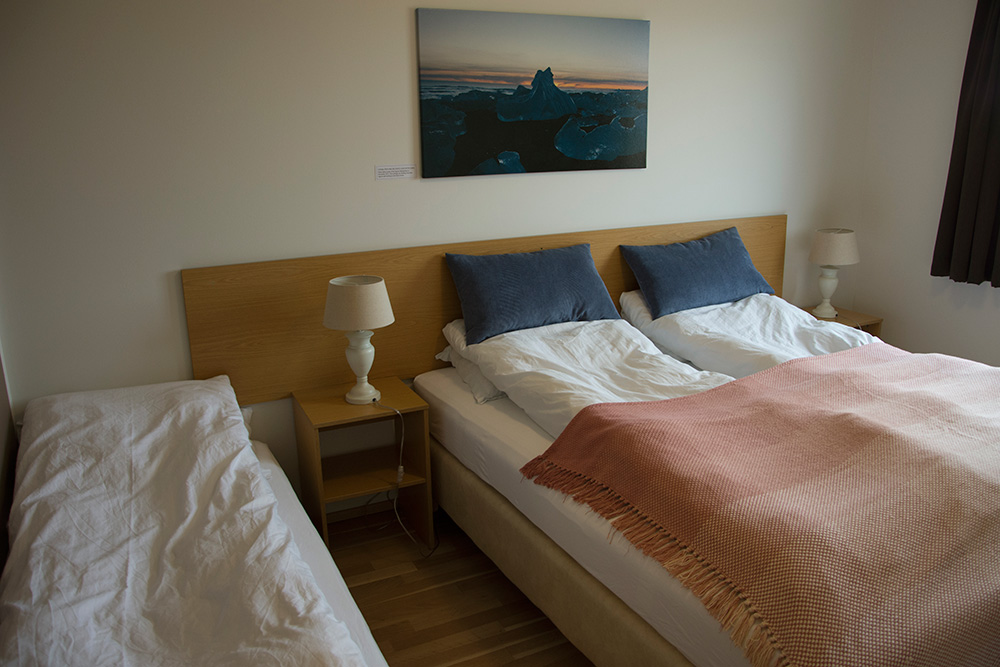 Standard - Guesthouse Lambastadir double -extra bed with bathroom