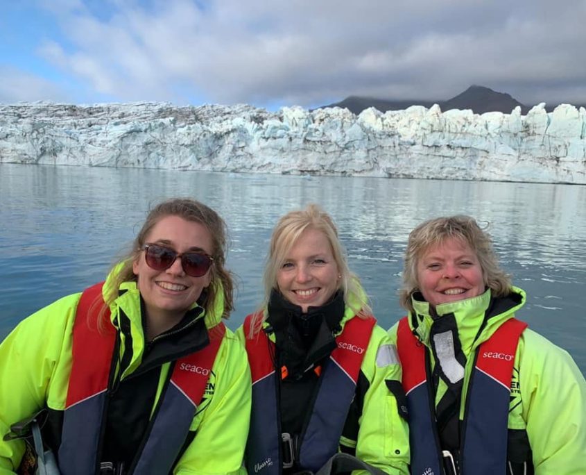 Zodiac tour ijsbergenmeer, Jökulsárlón met het team Zodiac tour ijsbergenmeer, Jökulsárlón met het team