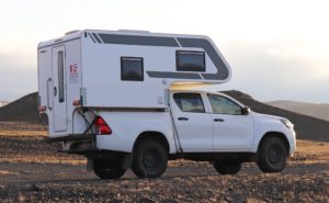 Campervermietung Island Luxury Toyota Hilux NO OUTLINE