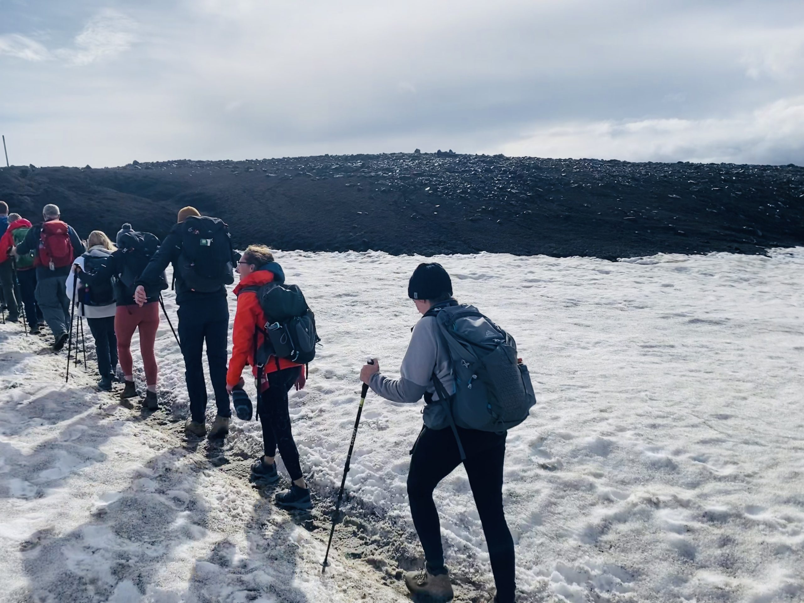 Laugavegur Gruppenreise Anna Rottier - 1 Aug - Wanderung durch den Schnee